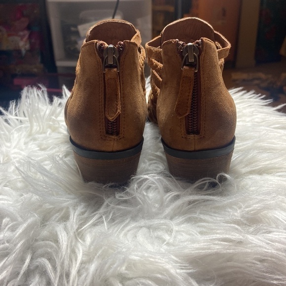 Caslon Liam Braided Suede in shade Cognac - Picture 4 of 8